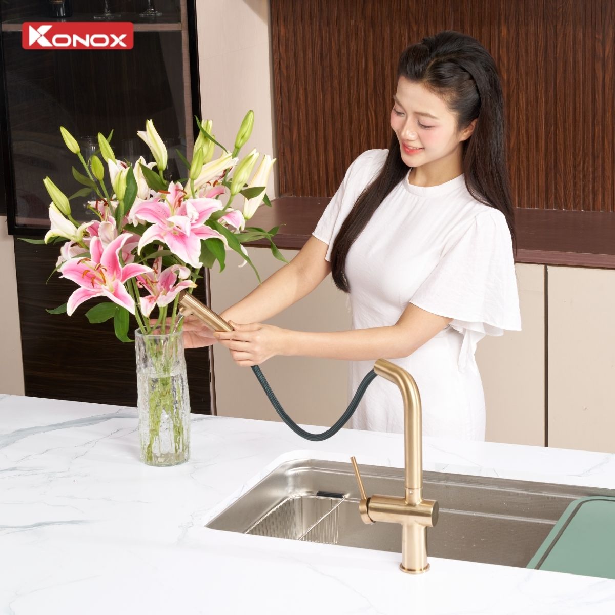 Vòi rửa bát dây rút KONOX Stream Smart Champagne Chính hãng - Ảnh 3
