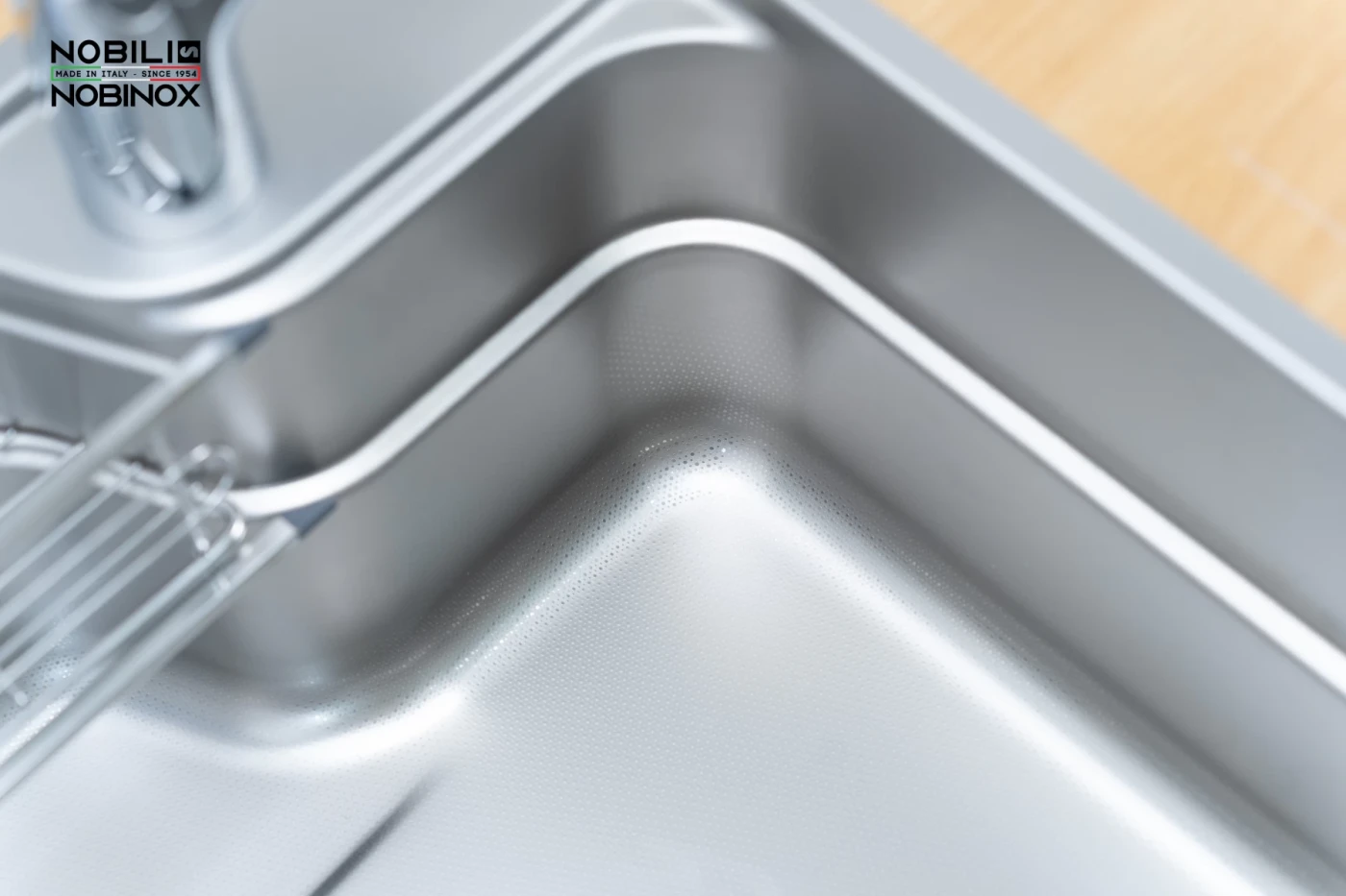 Chậu Rửa Bát 1 Hố NOBINOX LIKEN NL792D Tặng vòi dây rút - Ảnh 3